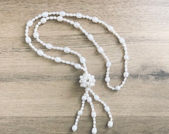 Bella collana vintage d'acqua dolce con dettaglio nodo