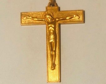 Vintage cast metal Crucifix and chain