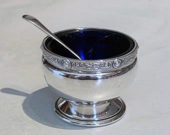 Saliera in argento sterling modello Lindisfarne, 1948