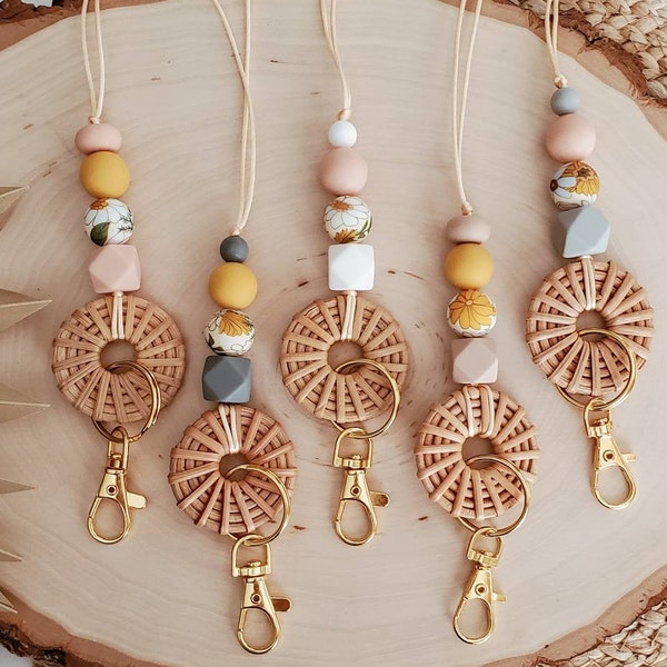 Boho Rattan Lanyard | Daisy Flower Beaded Lanyard