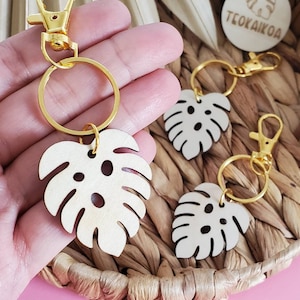 MONSTERA wood Keychain | boho plant Keychain | tropical plant Keychain | monstera leaf | TeoKaiKoa