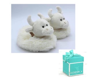 Highland Cow Baby Slippers: Plush Newborn Booties, Gift Box
