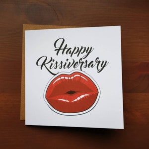 Feliz aniversario de besos: una tarjeta divertida para celebrar tu primer beso/aniversario