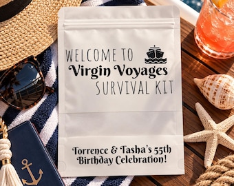 Puede incluir: Una bolsa rectangular blanca con cierre de cremallera que presenta texto en negro que dice Welcome to Virgin Voyages SURVIVAL KIT y Torrence & Tasha's 55th Birthday Celebration! con un pequeño icono de crucero negro impreso.