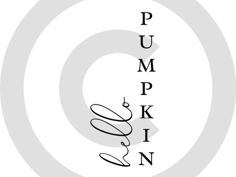 K&ouml;nnte beinhalten: Ein minimalistisches Schwarz-Wei&szlig;-Grafikdesign mit dem Wort "PUMPKIN" in vertikaler Anordnung. Ein stilisierter, spiralf&ouml;rmiger Ranken-Element befindet sich links vom Wort. Das Design ist vor einem wei&szlig;en Hintergrund platziert.