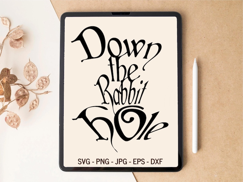 Puede incluir: Una ilustraci&oacute;n digital de la frase "Down the Rabbit Hole" en una fuente estilizada y caprichosa. El texto es negro sobre un fondo blanco. La imagen se muestra en una tableta.