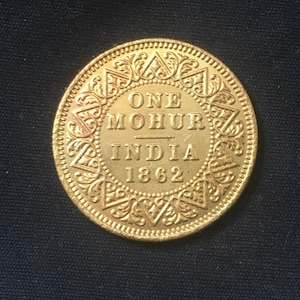 Victoria *1862* Jeden Mohur / Efekt złota / Monety indyjskie