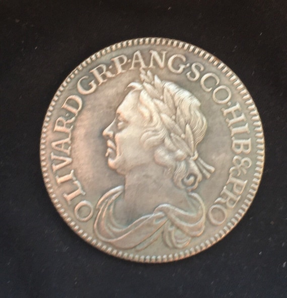 オリバー・クロムウェル 1658年記念金貨 - イングランド共和国時代の稀少コイ オリバー・クロムウェル 1658年記念金貨 - イングランド共和国