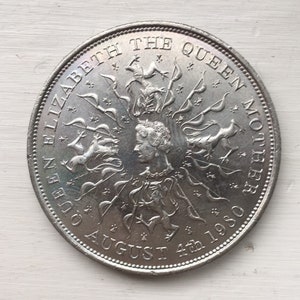 Queen Mother - 1980 Commemorative Crown / Elizabeth 11 / British Coin