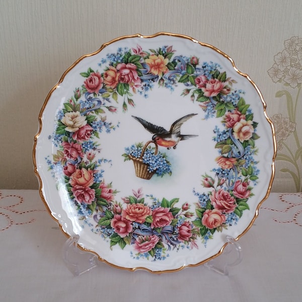 Vintage LIMITED EDITION Victoria and Albert Museum/Royal Albert/Compton and Woodhouse 'A Christmas Robin' Collectors Plate