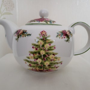 Vintage Royal Albert &#39;Old Country Roses Holiday Classic Collection&#39; Teapot