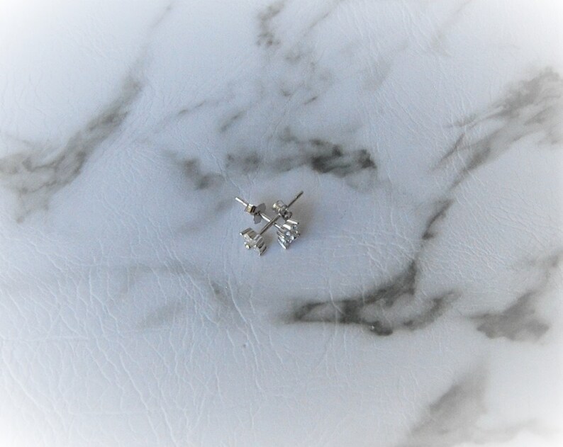 Gift For Her Tiny Helix Conch Dainty Cute Zircon Solid Silver Stud Crystal Flower Pierced 925 Sterling Silver Snowflake Earrings