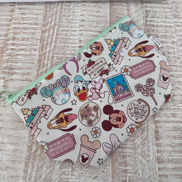 Estuche de algodón con cremallera hecho a mano con temática de Disney - Prefiero estar en Disney