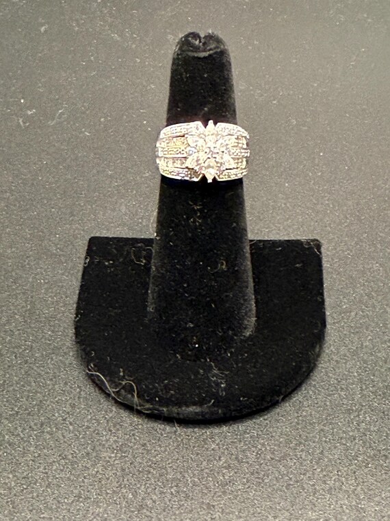 Simulation diamond ring with platinum clad sterli… - image 9