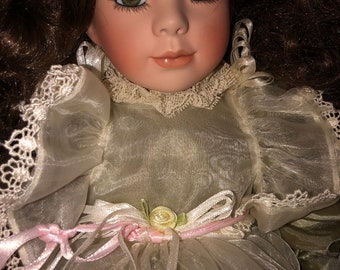 Haunted BEAUTY DOLL Ms Green Eyes gives you compliments n brings you eternal beauty inside n out. passed all paranormal tests