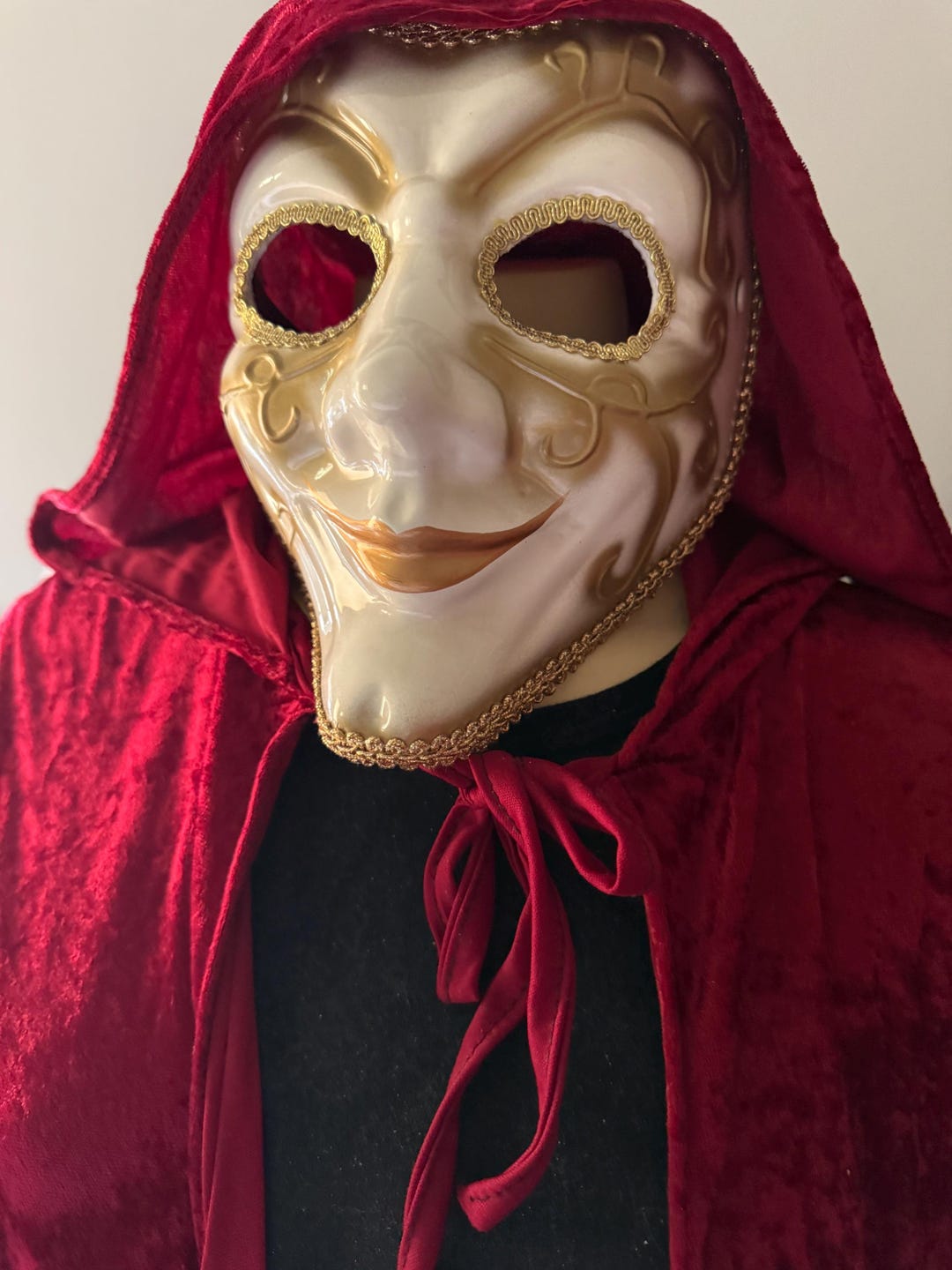 Bauta Venetian Carnival Costume, Red Cape, Mask, Gloves - Etsy