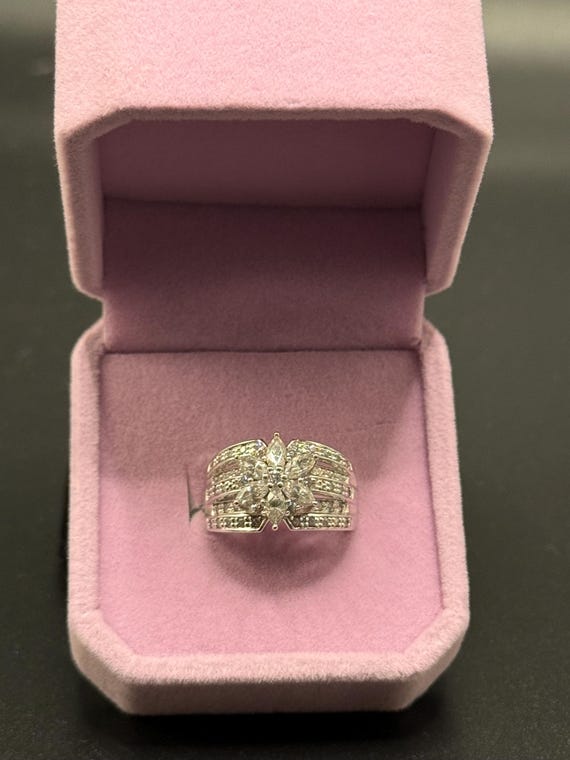 Simulation diamond ring with platinum clad sterli… - image 3