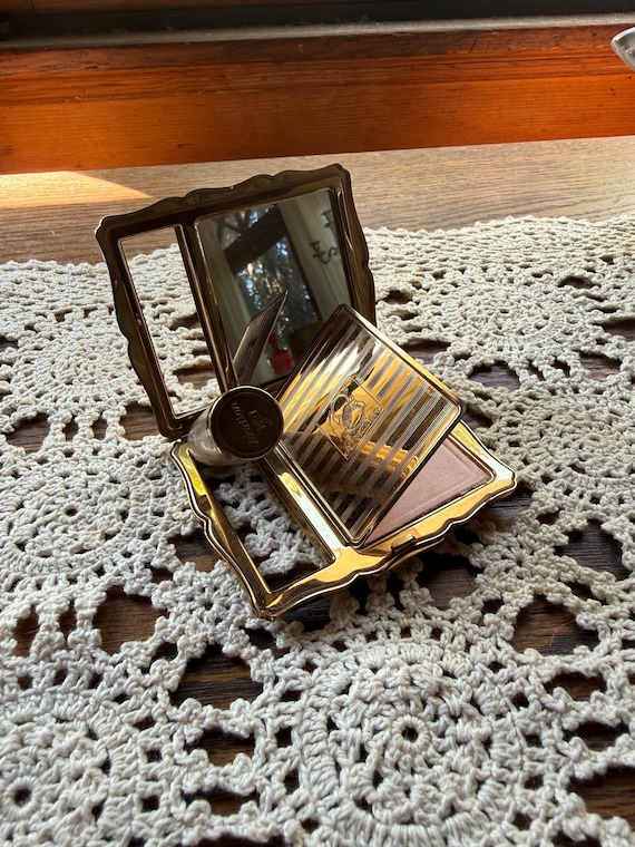 Vintage rectangular Stratton Compact made in Engl… - image 2