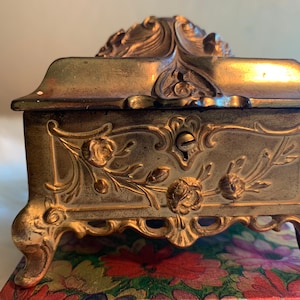 Gold Ornate Art Nouveaux Jewelry Box/Trinket Box/Doll Furniture, broken lid