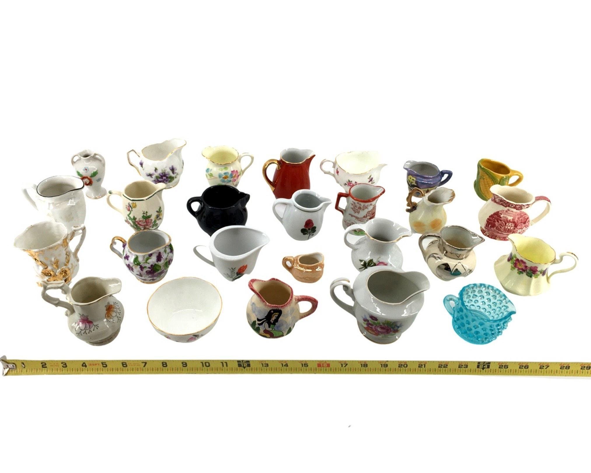 Kishihara Made in Occupied Japan Miniature Vase Raised Flower Pattern