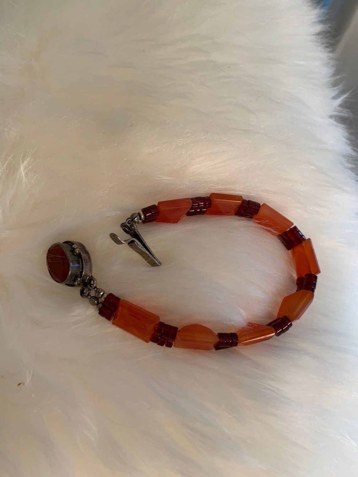 Pulsera de Piedra Naranja Quemada con Acabados en Plata - Etsy España