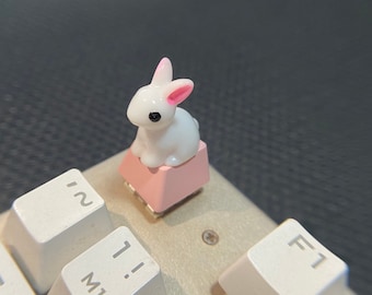 Urocze nakładki na klawisze z króliczkiem na klawiaturze mechanicznej Cherry MX, ręcznie robione nakładki na klawisze, ciekawe prezenty dla graczy