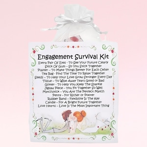 Kit de survie pour fiançailles ~ Cadeau fantaisie unique et carte de voeux | Cadeau de fiançailles | Félicitations | Souvenir personnalisé