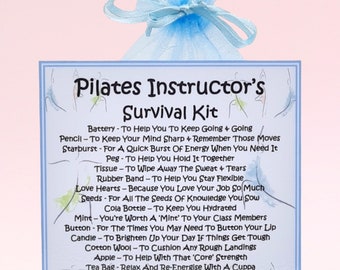 Zestaw przetrwania dla instruktora pilatesu ~ Zabawny, nowatorski prezent i alternatywa dla kartki | Prezent urodzinowy | Kartki okolicznościowe | Wyjątkowy, spersonalizowany prezent