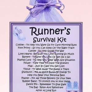 Runner's Survival Kit (Flieder) ~ lustiges Geschenk & Karte | Geburtstagsgeschenk | Läufer personalisiert | Grußkarten | Erinnerungsstück
