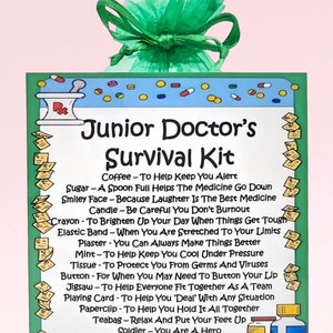 Junior Doctor's Survival Kit ~ Lustiges Geschenk & Karte | Geburtstagsgeschenk | Grußkarten | Personalisiertes Geschenk Erinnerungsstück für einen Doctor