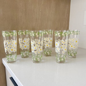 Vintage Culver Daisy Highball Glasses (6), Retro Daisy Glasses, Glass Daisy Glassware Yellow and White, 1960s Drinkware Glas