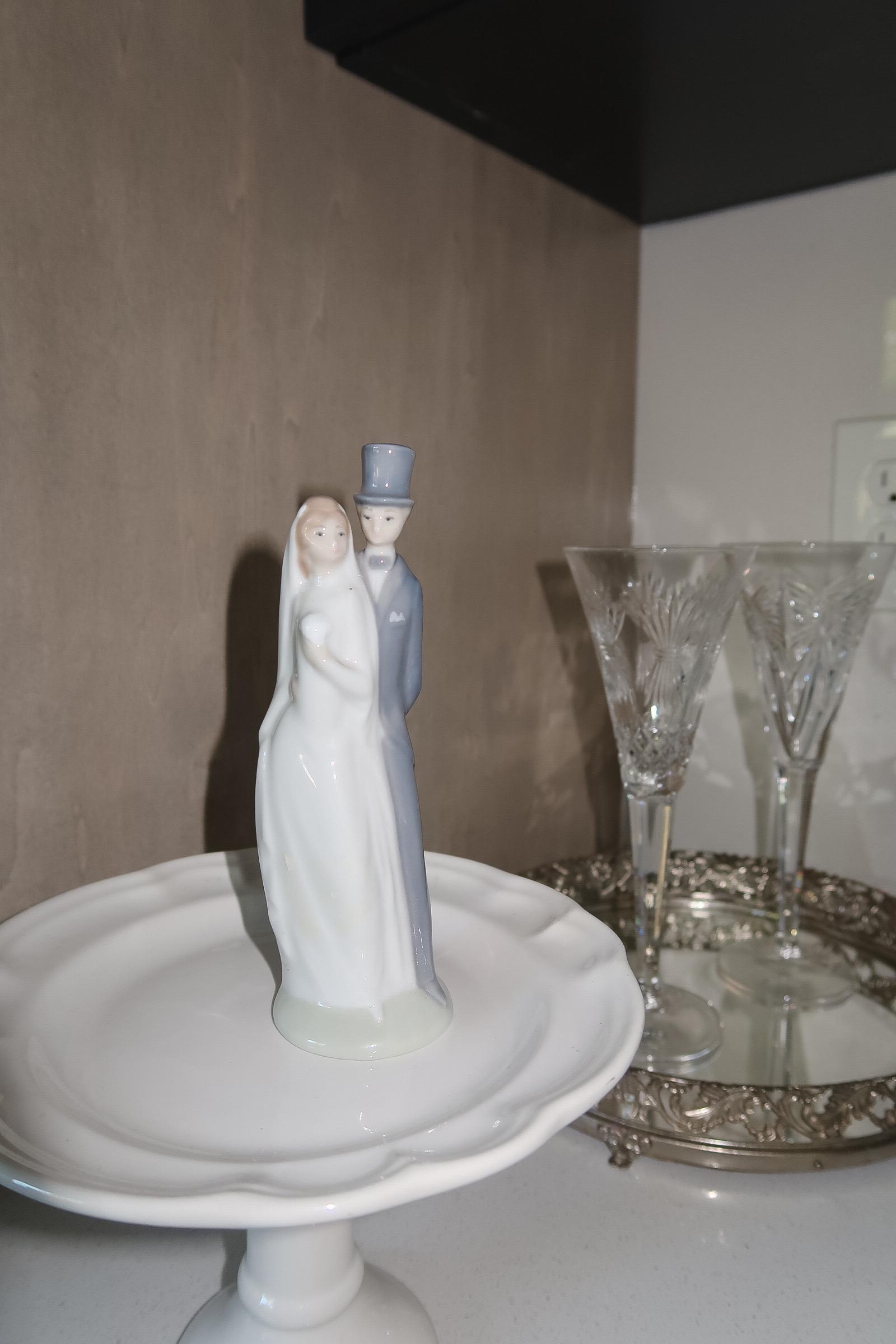 GIRL リヤドロ Lladro Happy Birthday Girl Figurine 01005429