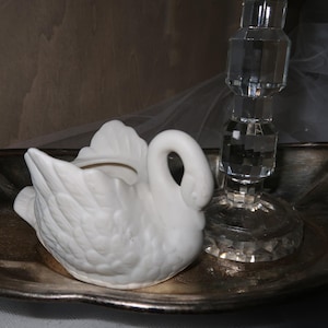 Vintage Minimalistic Modern Swan Planter Vase, Large Swan Planter Open Shelf Decor, Swan Decor, 1980s, Ceramic Swan, Matchstick Holder Swan