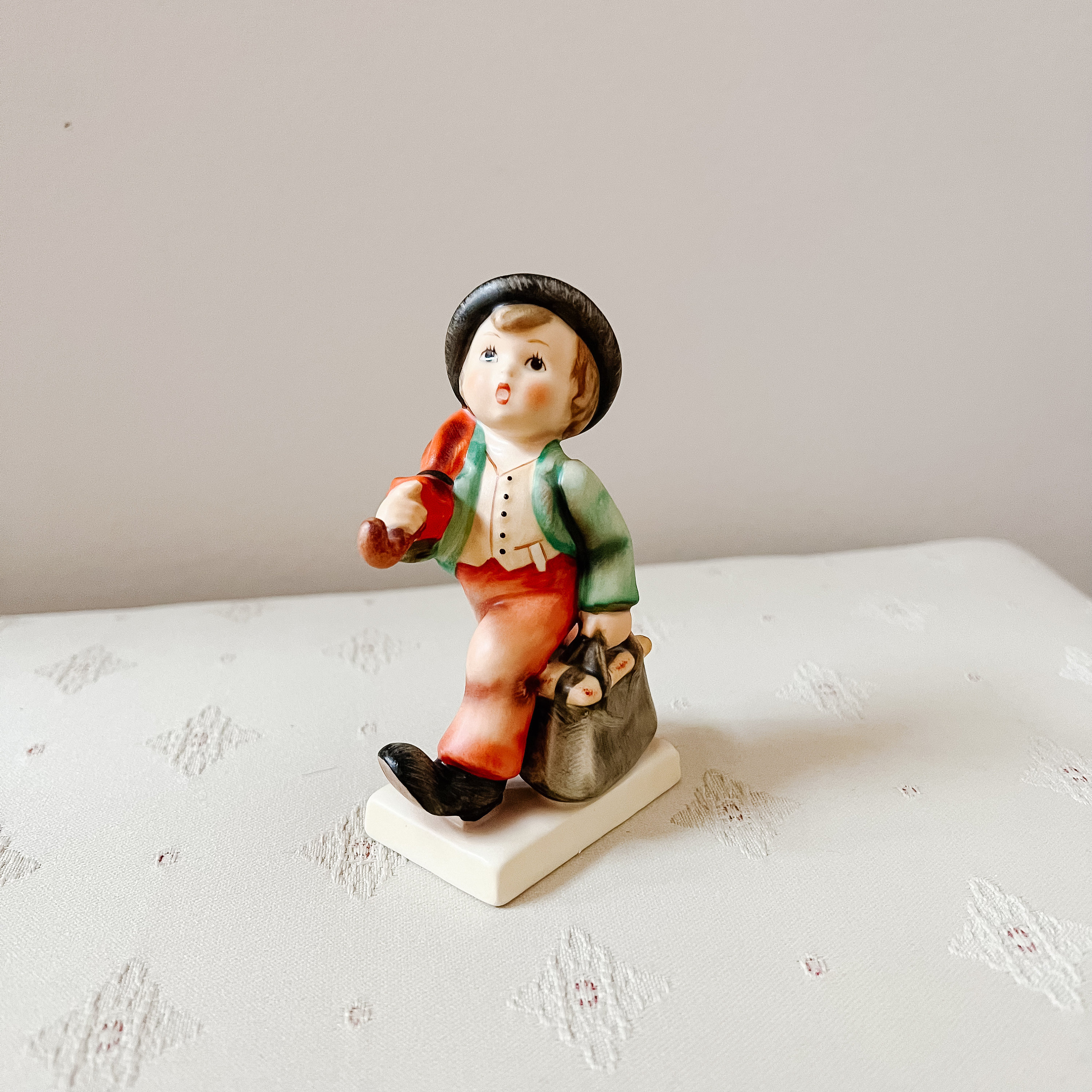 Vintage “merry Wanderer” Special Anniversary Issue Hummel Figurine