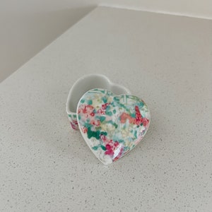 Vintage Porcelian Heart Ring Box with Floral Detailing, Vintage Botantical Ring Box, Engagment  ring box , Vintage Jewelry Holder