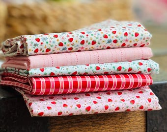 Market day  strawberries - seasonal - 5 fat quarter bundle - Strawberry - mushroom blooms - plaid | Poppie cotton Lori Holt