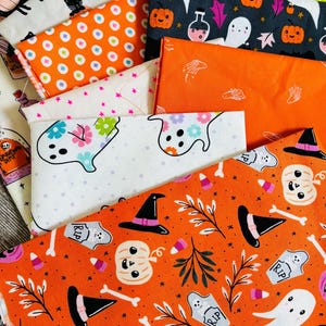 Bright Halloween 11 fat quarter - AGF - groen roze oranje - boo sweet n spooky - gestreept