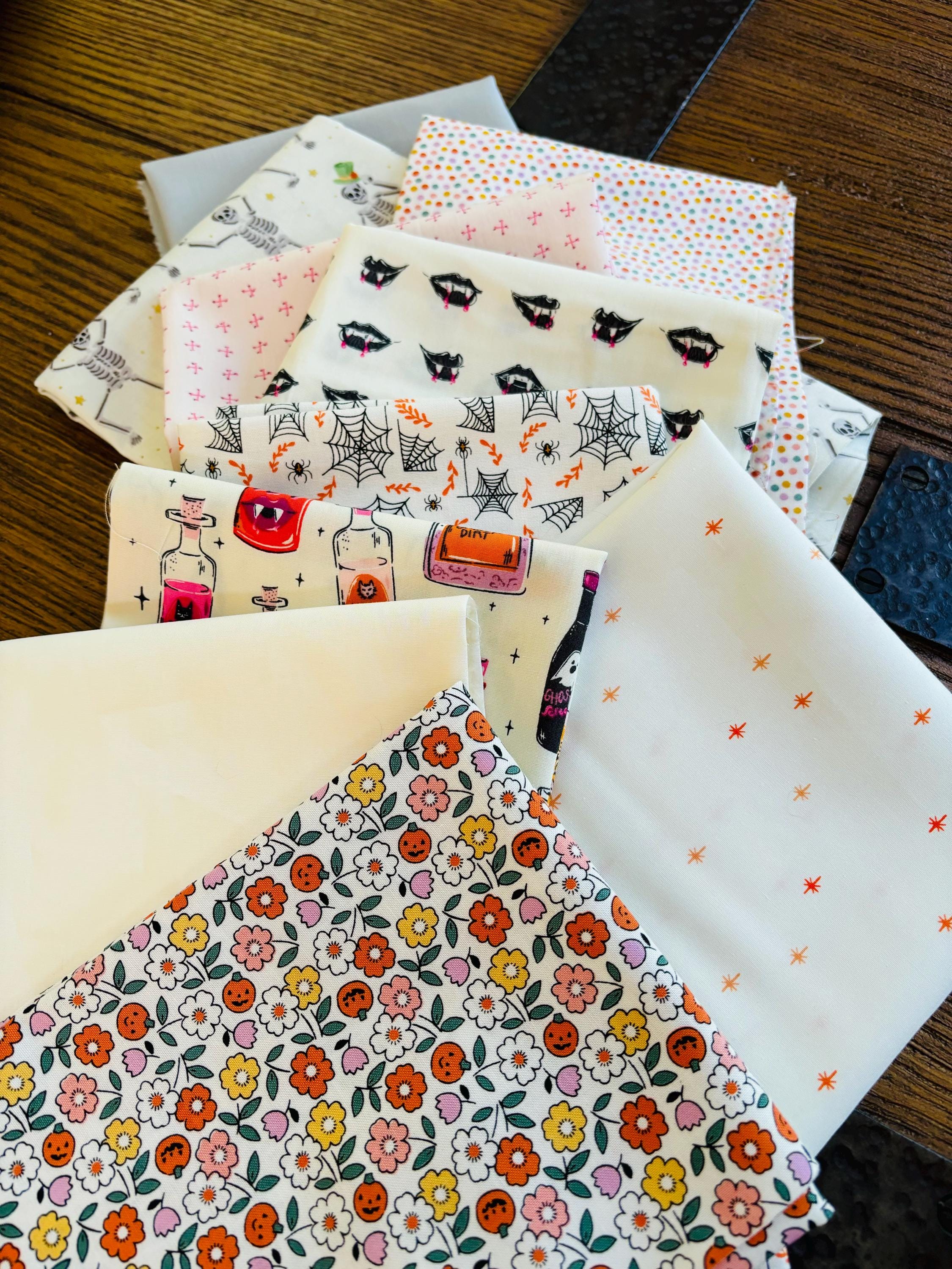 Halloween by color - low volume / day - cream / white  / light AGF spooky n sweet -  10 Fat quarters fabrics v3