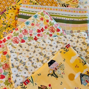Poppie cotton party yellow | 8 Fat bundle | floral | Poppie cotton | stash builder | stash builder Part 2