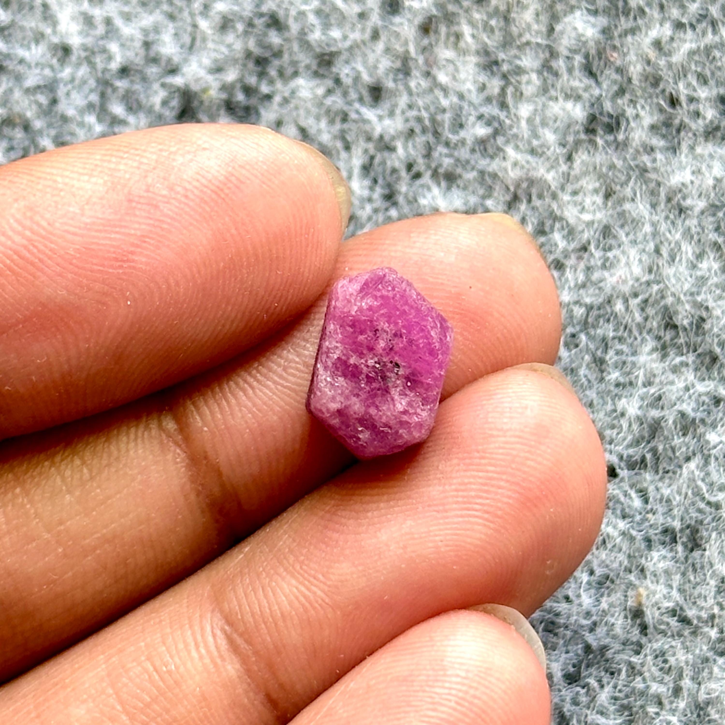 マダガスカル産ルビークリスタルヒーリング、天然ルビー原石、非加熱