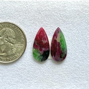 20x10x4mm, naturalny rubinowy kamień szlachetny zoisyt, para anyolitów z kopalni Arusha, zoisytowy kamień szlachetny, para rubinów o szlifie rozetowym, rubin w kształcie gruszki z płaskim spodem