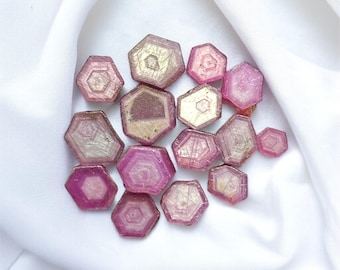 15-teilige, natürliche Sternrubin-Rohkristalle, Wicca-Kristall-Zauberstäbe, Heilender Rubin-Edelstein-Rohstein, Schimmer-Rubin-Kristalle, Größe - 6 mm-11 mm