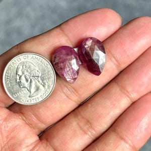 18x12x4.5 mm, Natürliche Sternrubin Edelstein Scheibe mit Rosenschliff, Flatback Rubin Tropfenform Paar, Sternrubin facettierter Edelstein, loser Sternrubin Edelstein