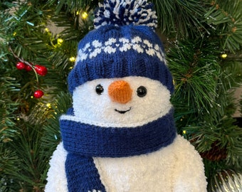 Snuggles The Snowman Digital Knitting Pattern