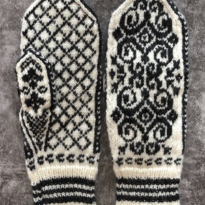 Flowers and Forests Selbu Mittens Digital Knitting Pattern - Etsy