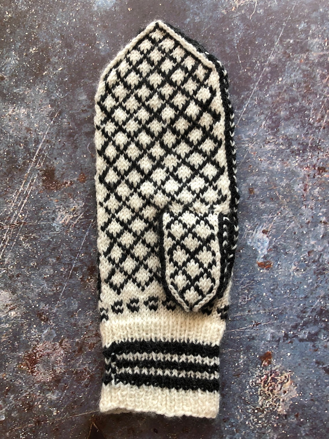 Selbu Mitten Pattern Flowers and Forests Selbu Mittens, Digital Knitting Pattern - Etsy