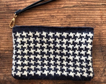 Timelessly Chic Clutch, Digital knitting pattern