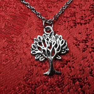Halskette Lebensbaum / kurze filigrane EdelstahlKette / Baum des Lebens / keltischer Schmuck / Yggdrasil / Weltenbaum / Geschenkidee