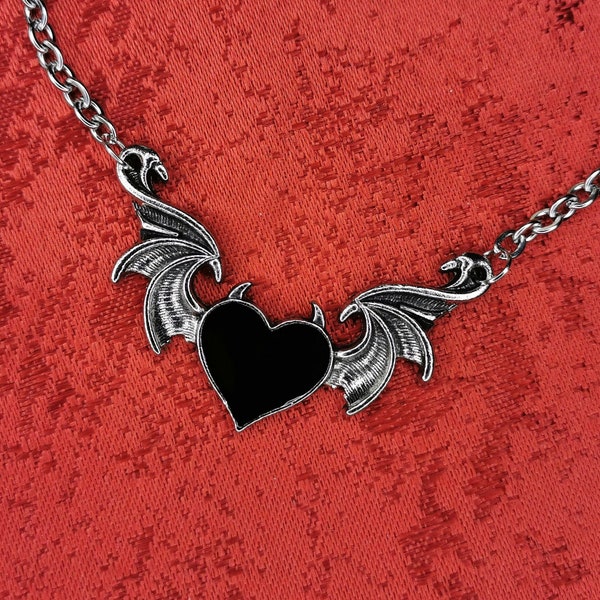 breite Halskette mit Herzanhänger/ Emaille/ Collier Flügel Fledermaus / Herz Hörner / kurze Edelstahlkette / Gothik Style / Vampir Halloween