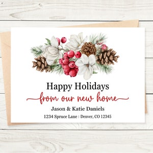 Nouvelle carte d'adresse Joyeuses fêtes de notre nouvelle maison, Nouvelle carte d'adresse, Faire-part de déménagement, Fleurs de Noël, Pommes de pin